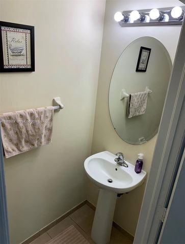 3392 W 90th Ter, Hialeah, FL 33018