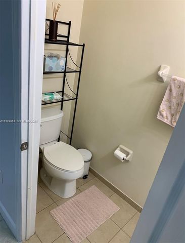 3392 W 90th Ter, Hialeah, FL 33018