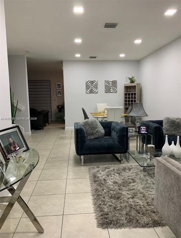 3392 W 90th Ter, Hialeah, FL 33018