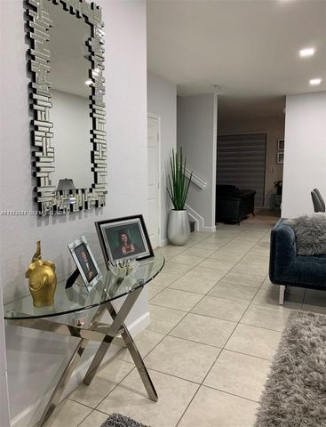 3392 W 90th Ter, Hialeah, FL 33018