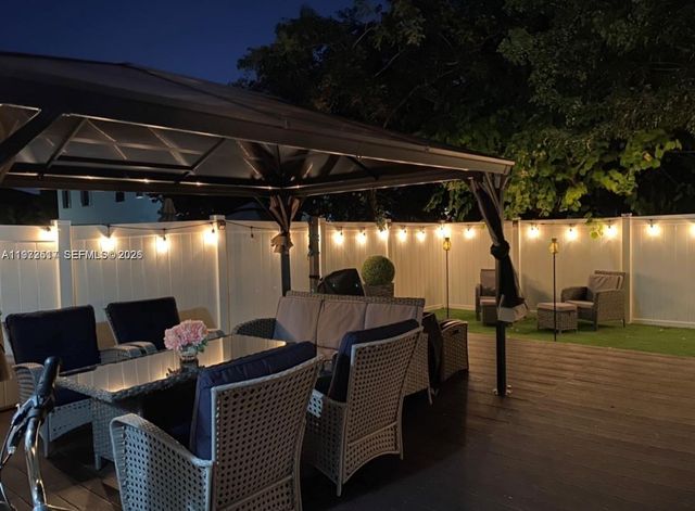 3392 W 90th Ter, Hialeah, FL 33018