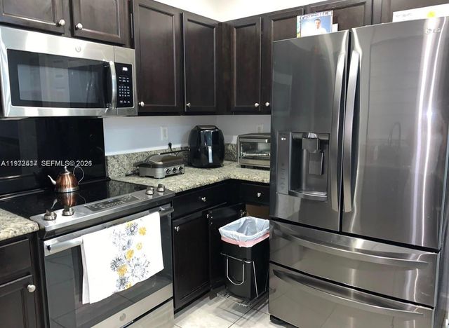 3392 W 90th Ter, Hialeah, FL 33018