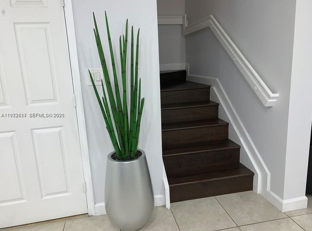 3392 W 90th Ter, Hialeah, FL 33018