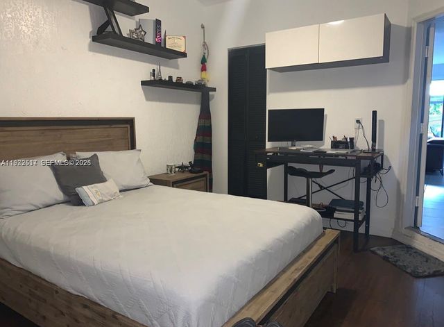 3392 W 90th Ter, Hialeah, FL 33018