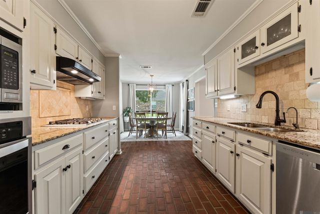 10417 Shoe Creek Dr, Baton Rouge, LA 70818