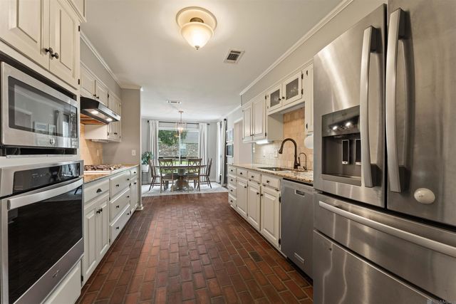 10417 Shoe Creek Dr, Baton Rouge, LA 70818