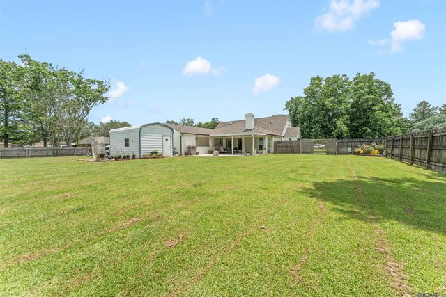 10417 Shoe Creek Dr, Baton Rouge, LA 70818