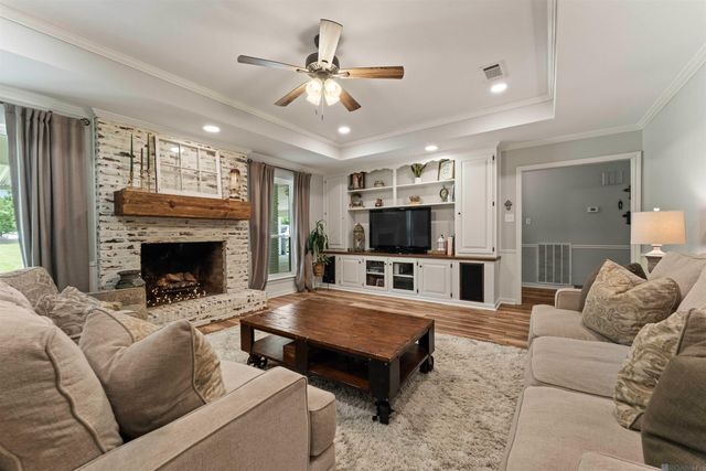 10417 Shoe Creek Dr, Baton Rouge, LA 70818