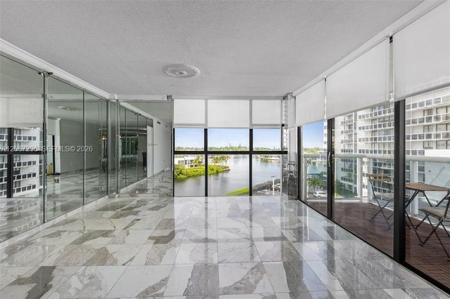 20505 E Country Club Drive 533, Aventura, FL 33180