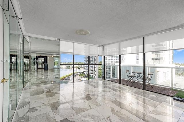 20505 E Country Club Drive 533, Aventura, FL 33180