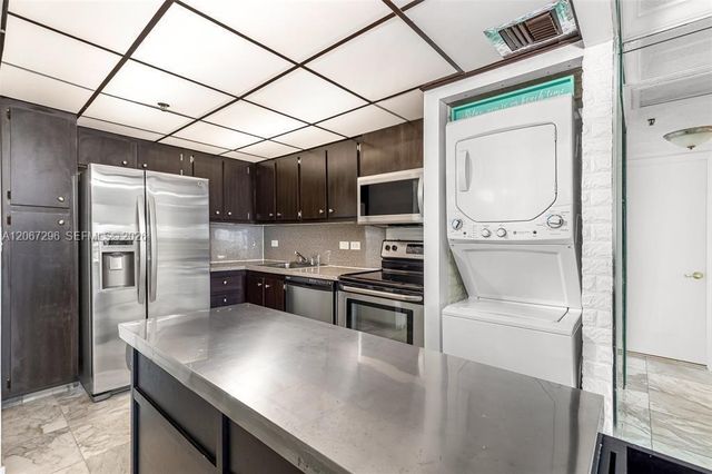 20505 E Country Club Drive 533, Aventura, FL 33180