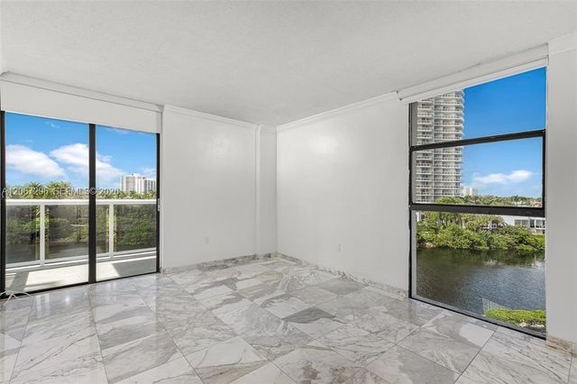 20505 E Country Club Drive 533, Aventura, FL 33180