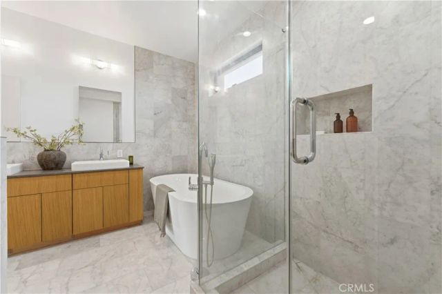 11702 Charnock Road, Los Angeles, CA 90066