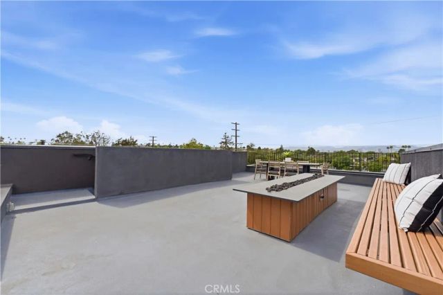 11702 Charnock Road, Los Angeles, CA 90066