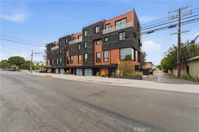 11702 Charnock Road, Los Angeles, CA 90066