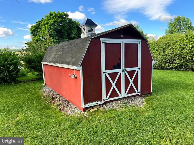 252 DOE RUN RD, Manheim, PA 17545