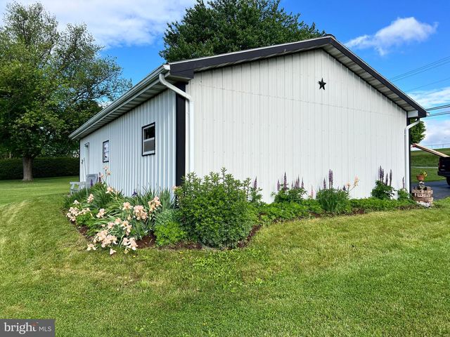 252 DOE RUN RD, Manheim, PA 17545