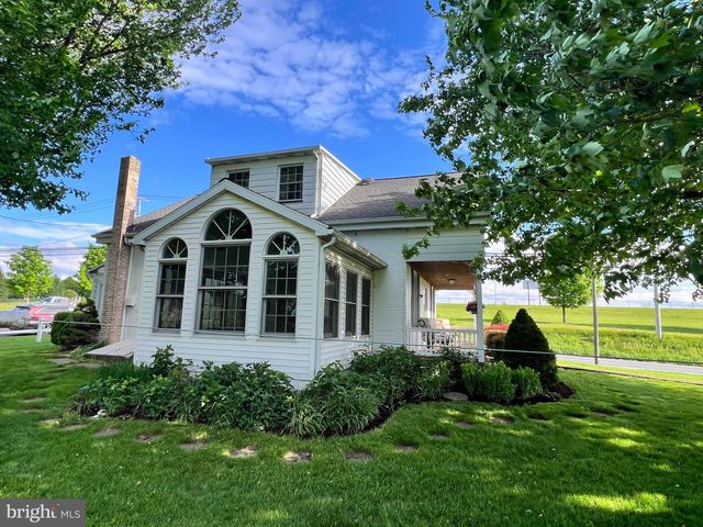 252 DOE RUN RD, Manheim, PA 17545