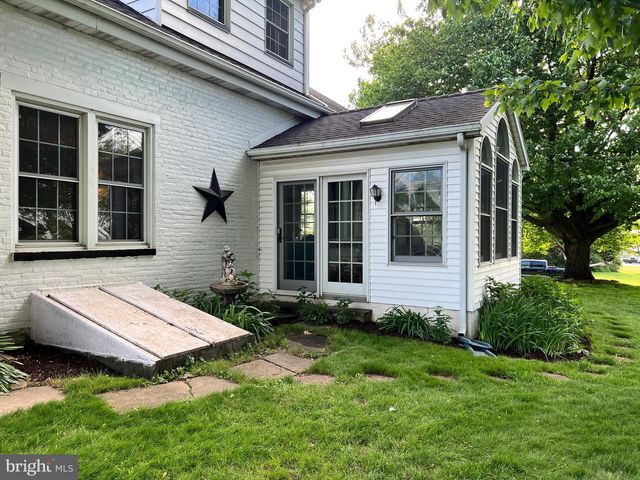 252 DOE RUN RD, Manheim, PA 17545
