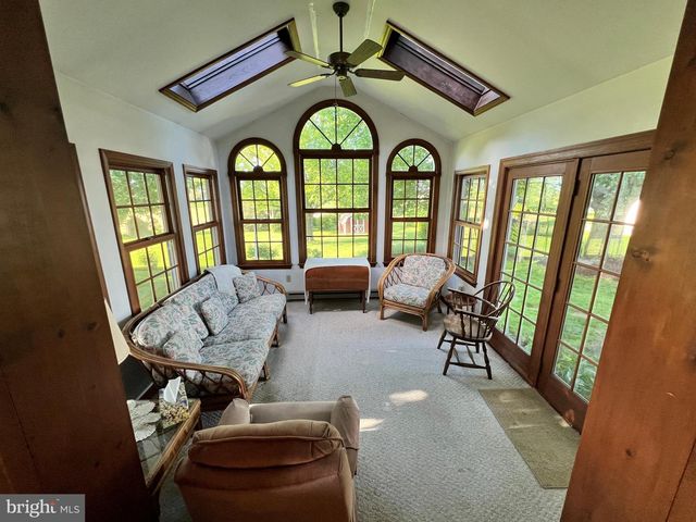 252 DOE RUN RD, Manheim, PA 17545