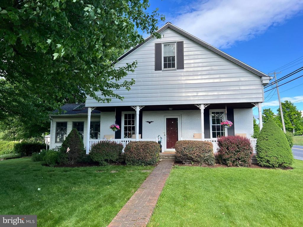 252 DOE RUN RD, Manheim, PA 17545