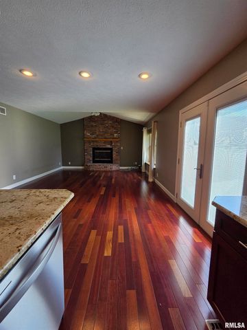 3 PEPPERTREE Court, Washington, IL 61571