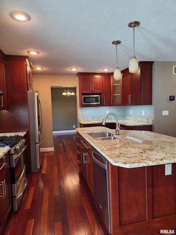 3 PEPPERTREE Court, Washington, IL 61571
