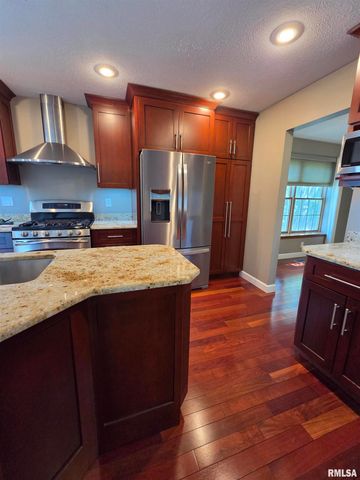 3 PEPPERTREE Court, Washington, IL 61571