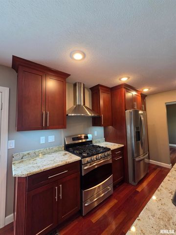 3 PEPPERTREE Court, Washington, IL 61571