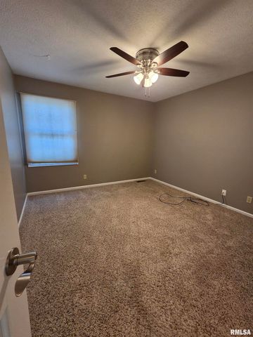 3 PEPPERTREE Court, Washington, IL 61571
