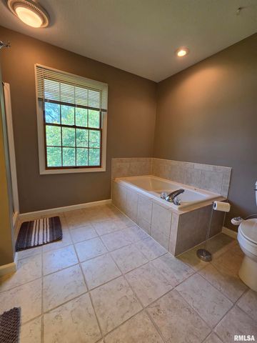 3 PEPPERTREE Court, Washington, IL 61571