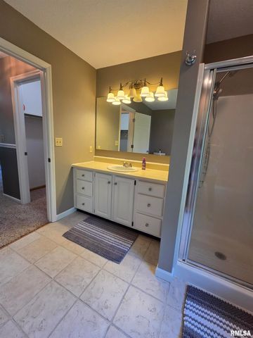 3 PEPPERTREE Court, Washington, IL 61571