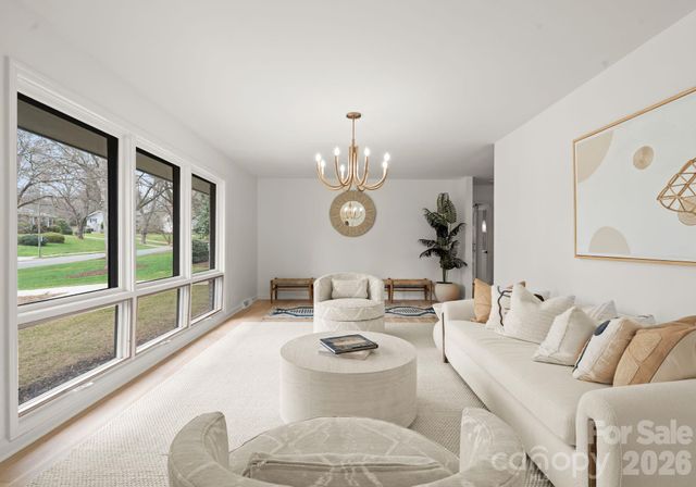 823 Wingrave Drive, Charlotte, NC 28270