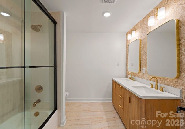 823 Wingrave Drive, Charlotte, NC 28270