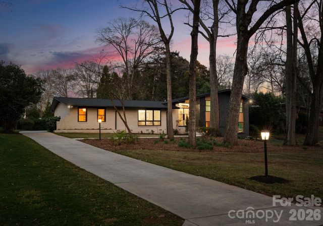 823 Wingrave Drive, Charlotte, NC 28270