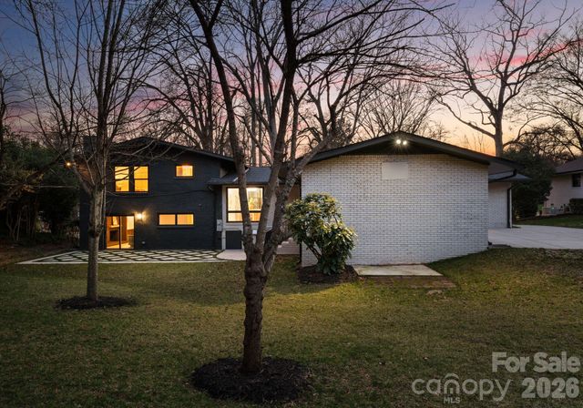 823 Wingrave Drive, Charlotte, NC 28270