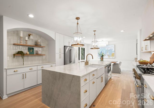 823 Wingrave Drive, Charlotte, NC 28270