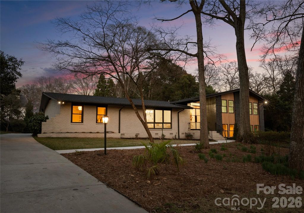 823 Wingrave Drive, Charlotte, NC 28270