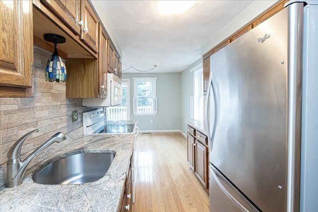 22 Collins St 46, Danvers, MA 01923