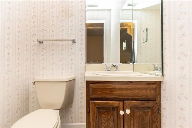 22 Collins St 46, Danvers, MA 01923