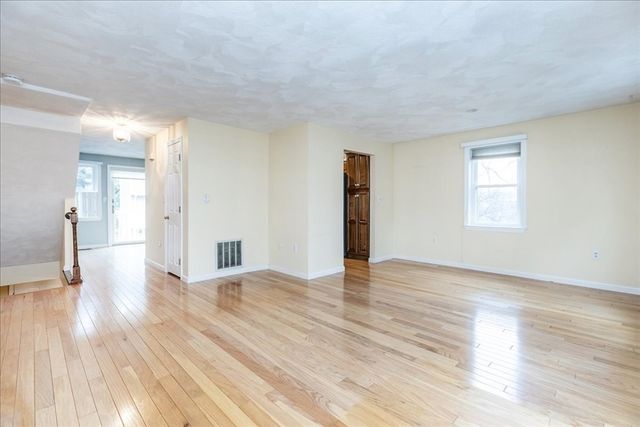 22 Collins St 46, Danvers, MA 01923