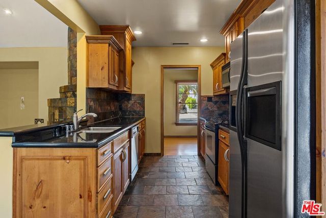 4166 Bakman Avenue, Studio City, CA 91602