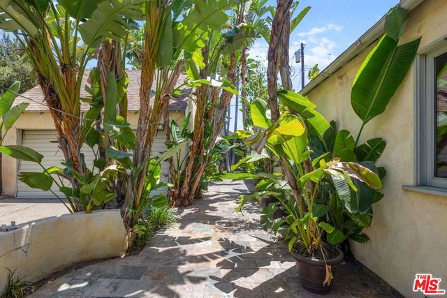 4166 Bakman Avenue, Studio City, CA 91602