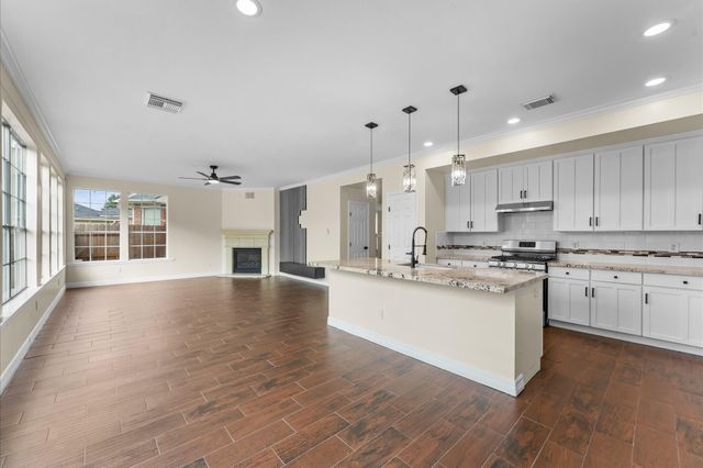 6330 N Borg Breakpoint Drive N, Spring, TX 77379