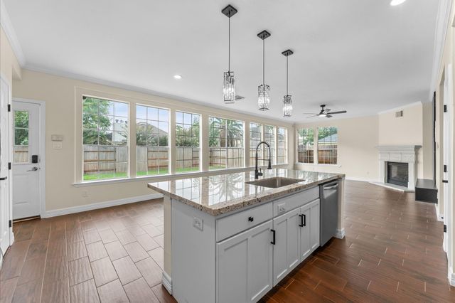 6330 N Borg Breakpoint Drive N, Spring, TX 77379