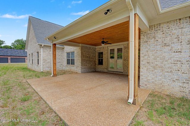 1528 Tributary Drive, Hernando, MS 38632