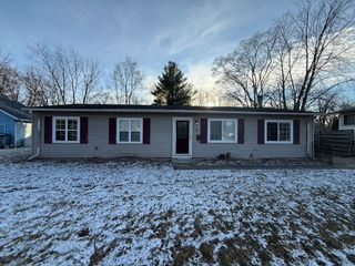 9 Crescent Court, Montgomery, IL 60538