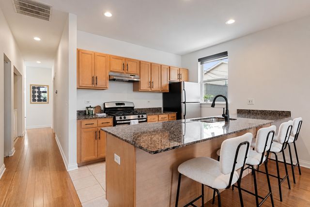 2146 N Lawndale Avenue 1, Chicago, IL 60647