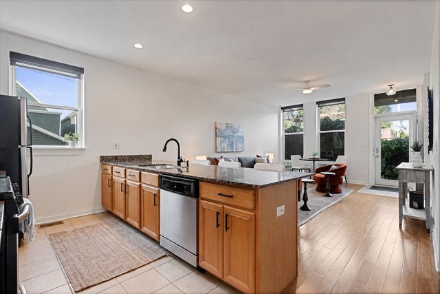 2146 N Lawndale Avenue 1, Chicago, IL 60647