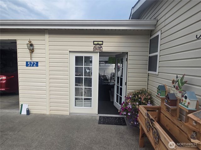 572 Andrew Drive #3, Burlington, WA 98233
